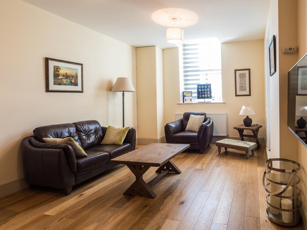 Cs Serviced Apartments Ulverston Exteriör bild