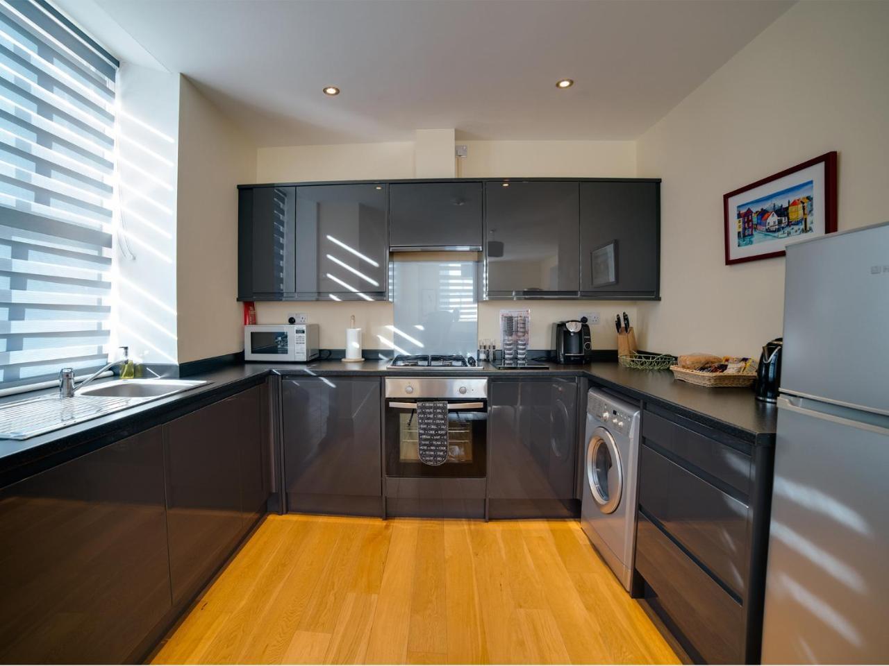 Cs Serviced Apartments Ulverston Exteriör bild